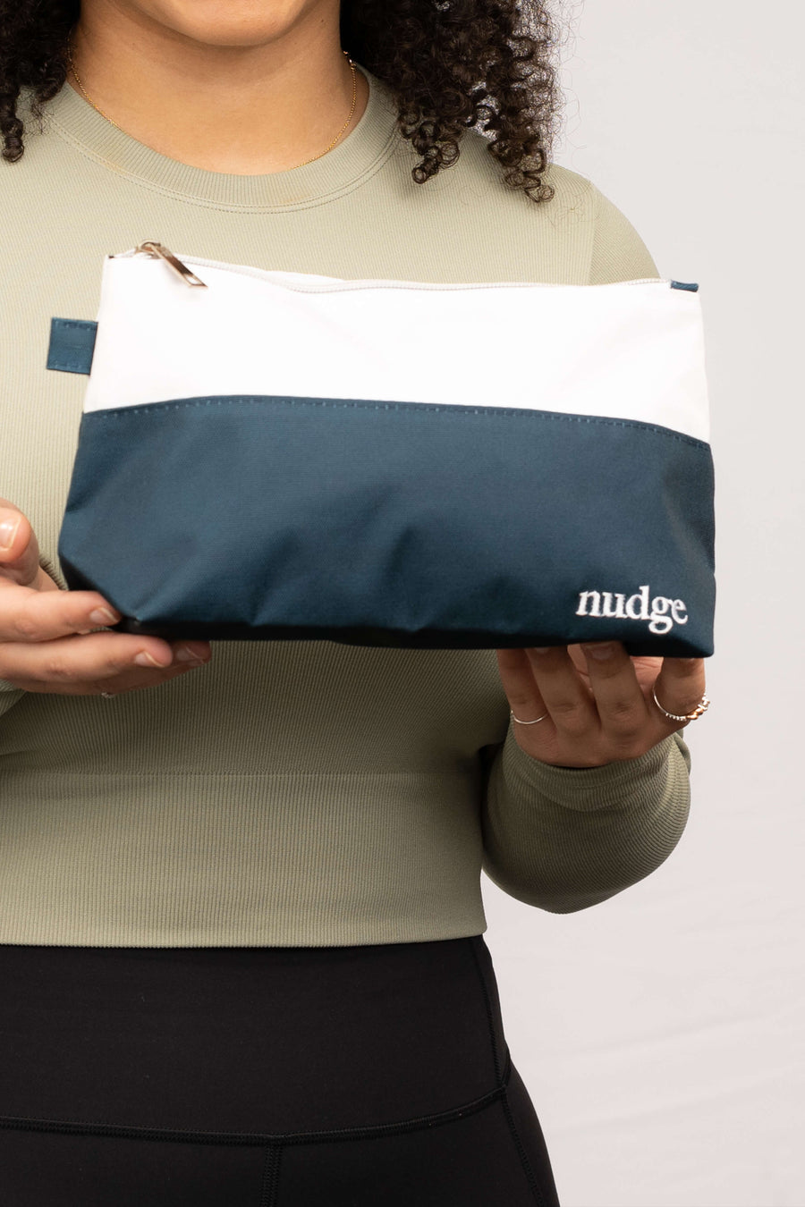 Nudge travel pouch